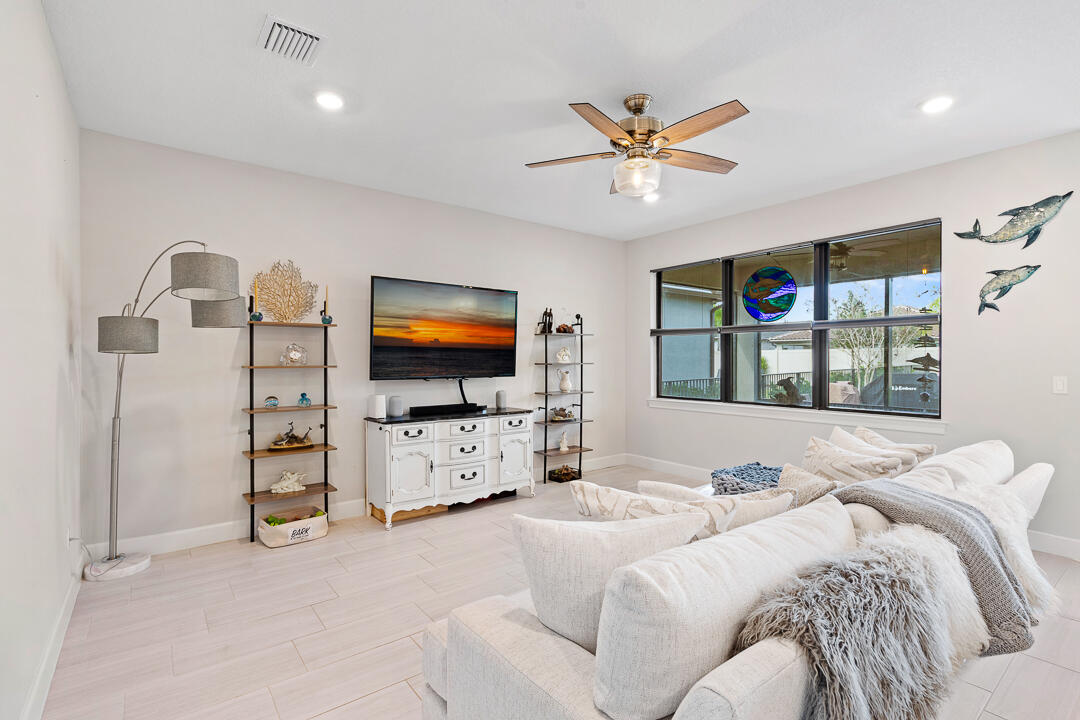 VERANDA GARDENS EAST PHASE 4 - Residential