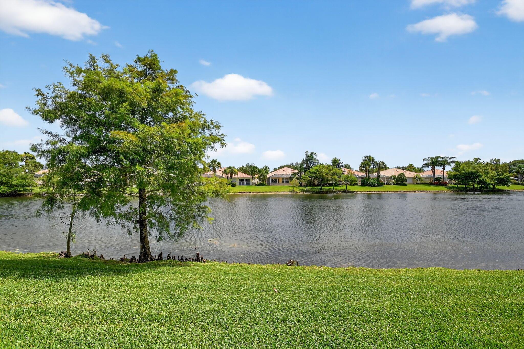 Wellington, Florida 33414, United States, 3 Bedrooms Bedrooms, ,3 BathroomsBathrooms,Residential,Pending,209490