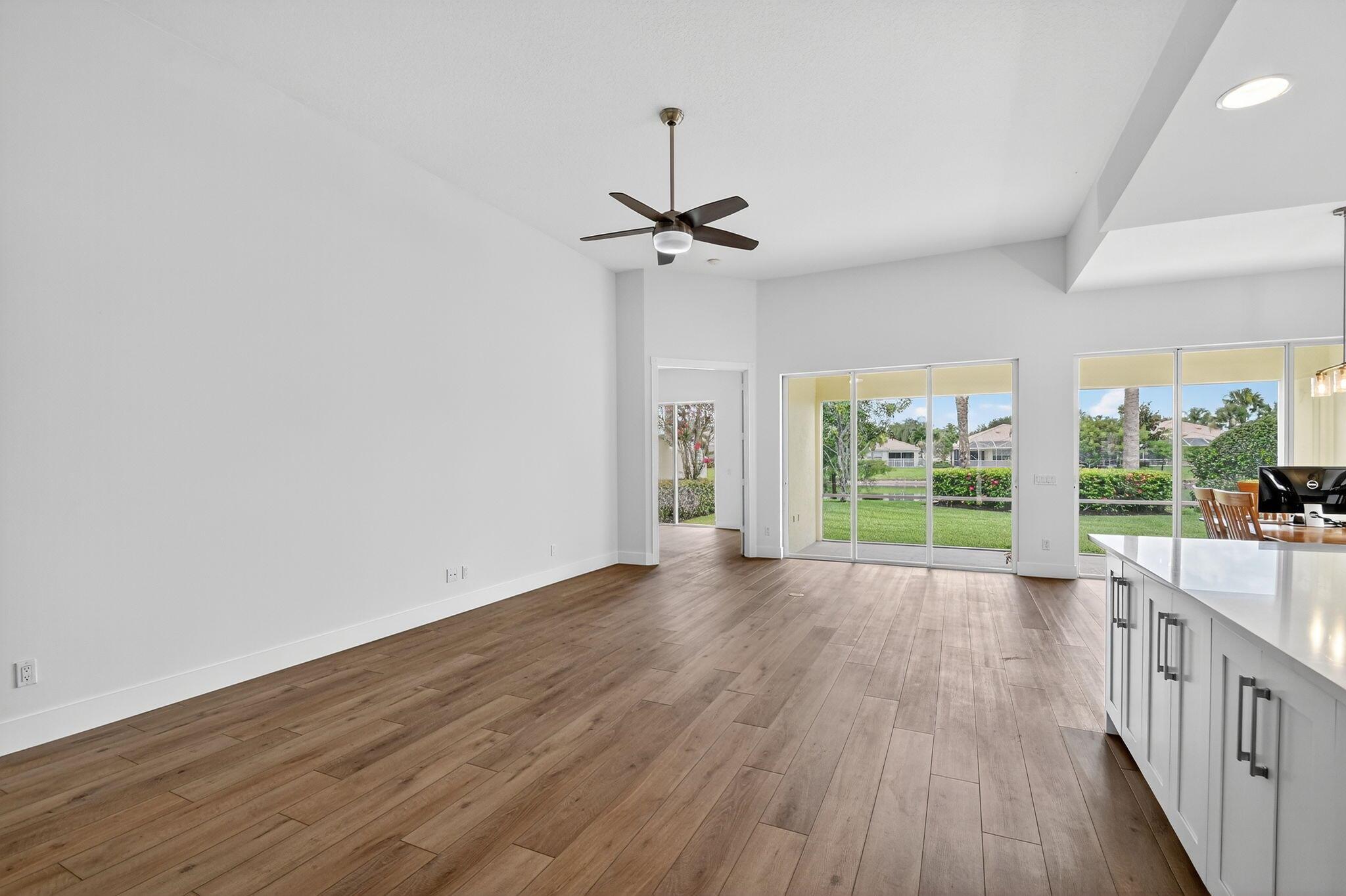 Wellington, Florida 33414, United States, 3 Bedrooms Bedrooms, ,3 BathroomsBathrooms,Residential,Pending,209490