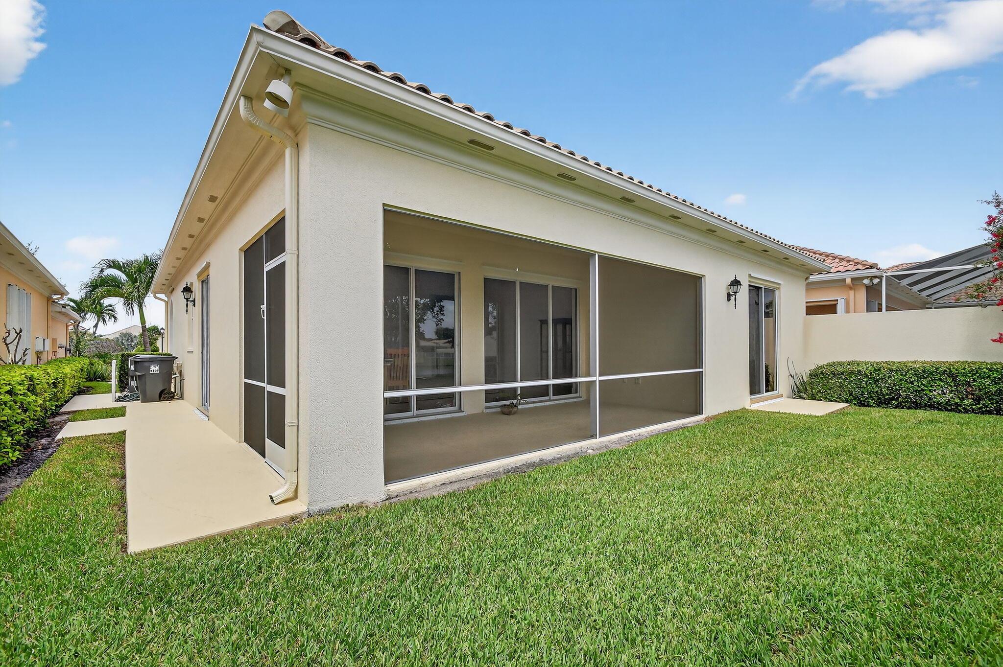 Wellington, Florida 33414, United States, 3 Bedrooms Bedrooms, ,3 BathroomsBathrooms,Residential,Pending,209490