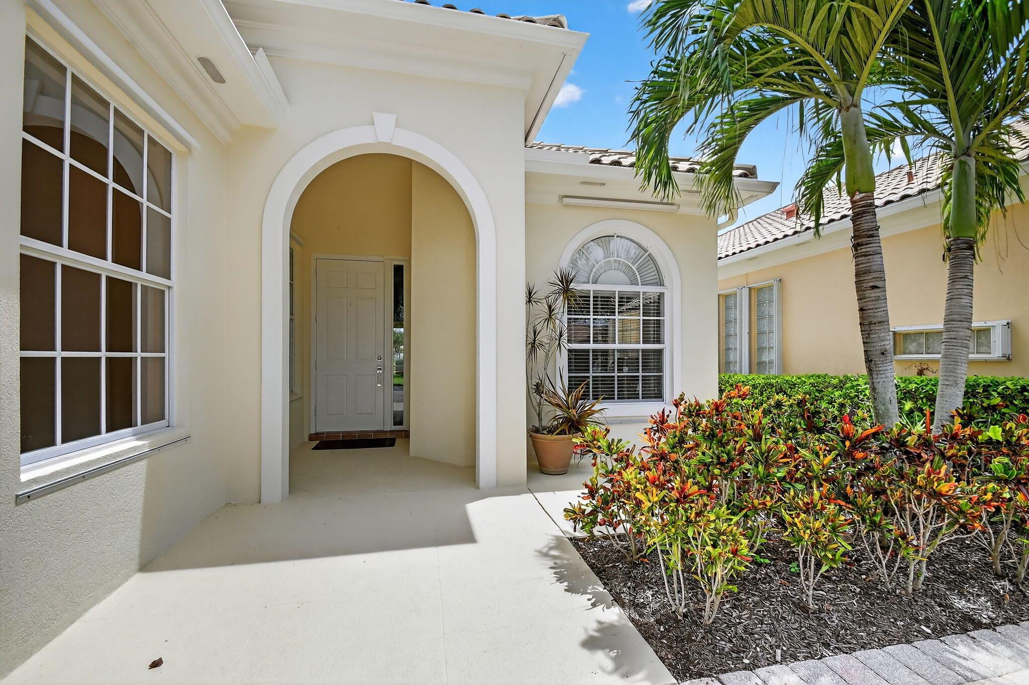 Wellington, Florida 33414, United States, 3 Bedrooms Bedrooms, ,3 BathroomsBathrooms,Residential,Pending,209490