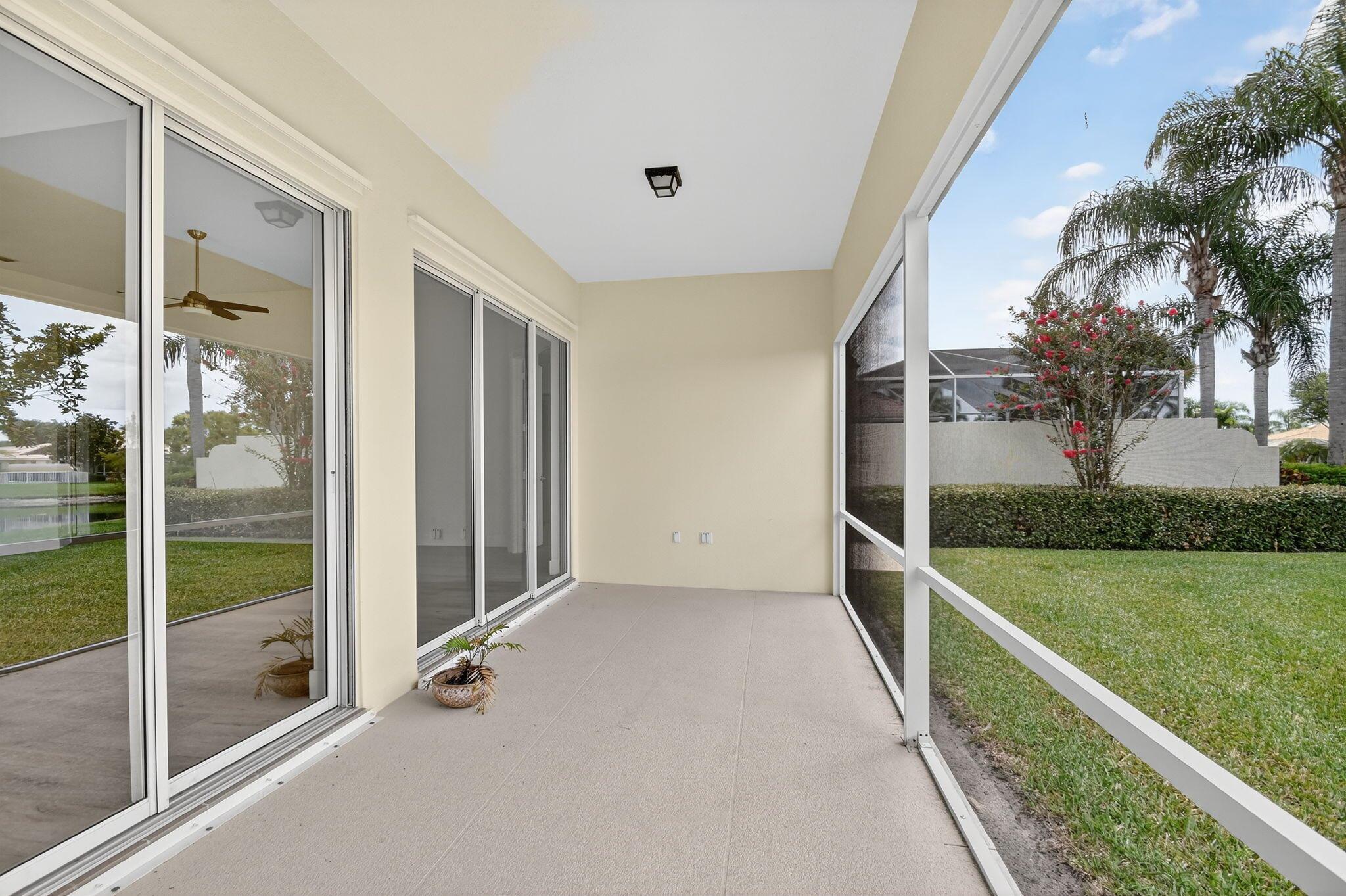 Wellington, Florida 33414, United States, 3 Bedrooms Bedrooms, ,3 BathroomsBathrooms,Residential,Pending,209490