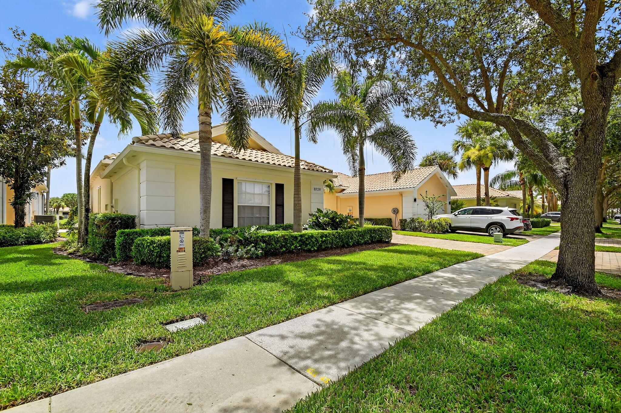 Wellington, Florida 33414, United States, 3 Bedrooms Bedrooms, ,3 BathroomsBathrooms,Residential,Pending,209490