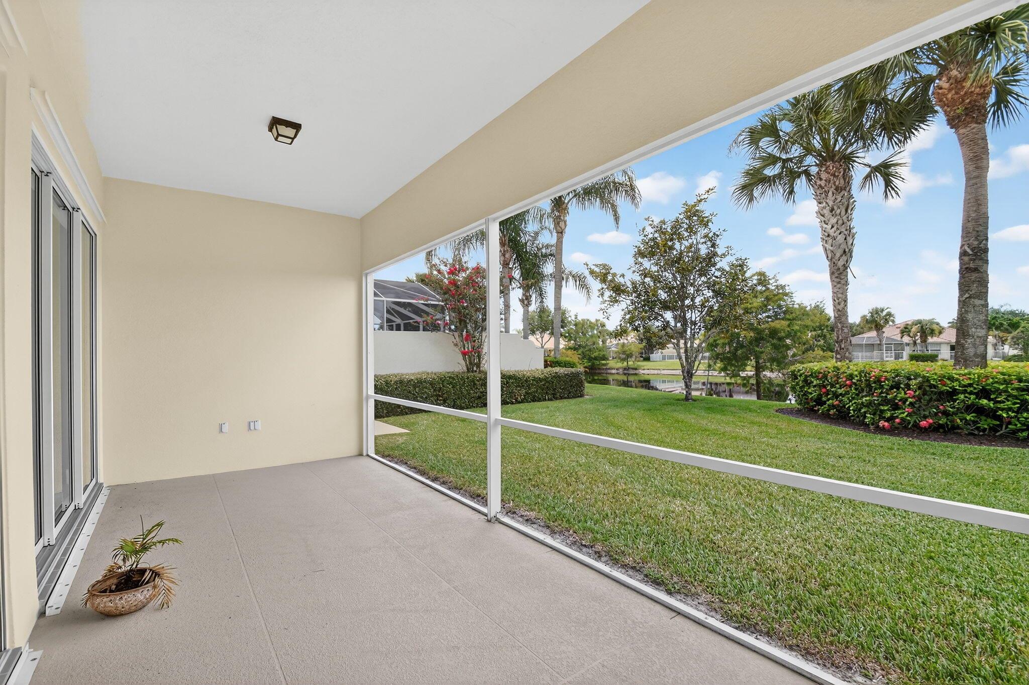 Wellington, Florida 33414, United States, 3 Bedrooms Bedrooms, ,3 BathroomsBathrooms,Residential,Pending,209490