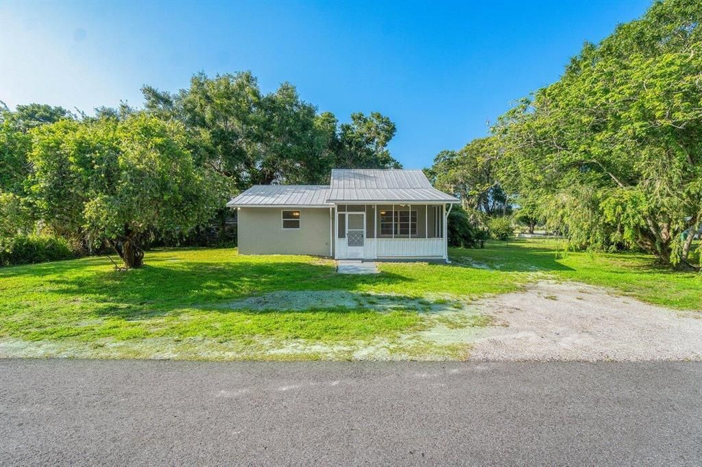 Photo of 2708 Pineview Drive, Fort Pierce, FL 34981 (MLS # R10890182)