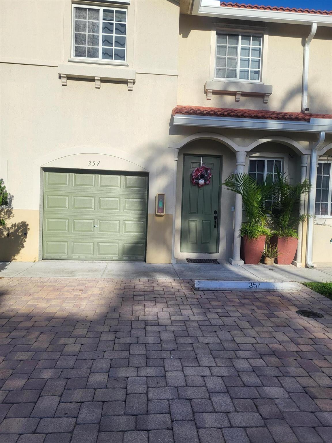 MAJORCA ISLES III CONDO - Residential