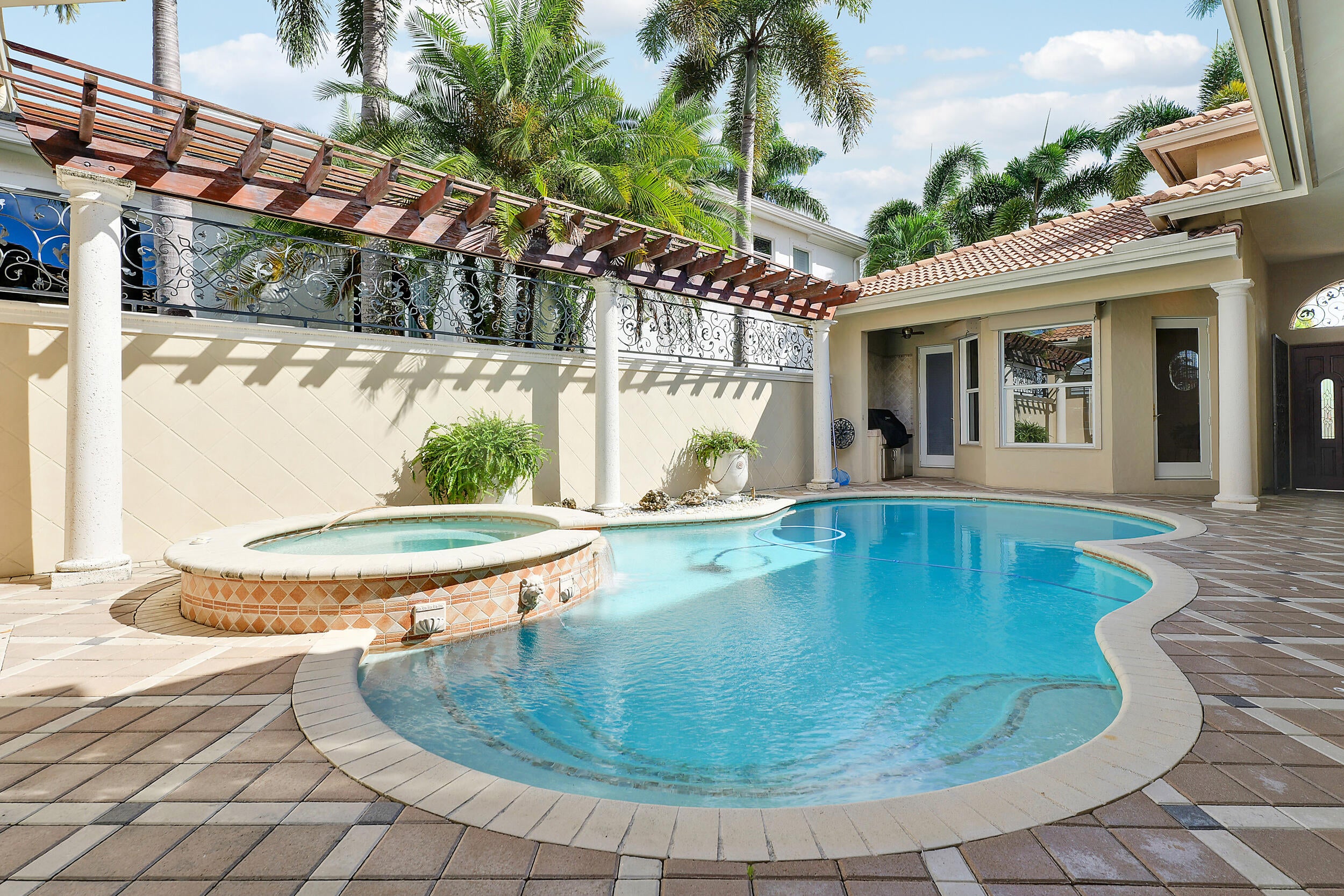 807 Floret Drive