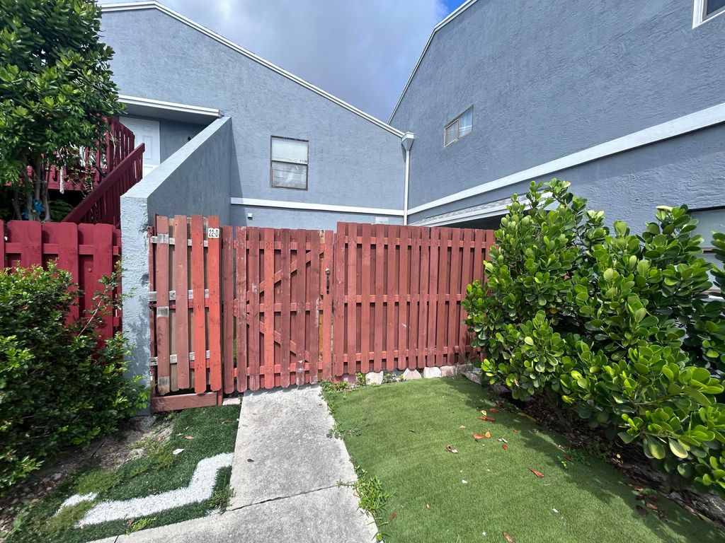 Photo of 22 Crossings Circle #D, Boynton Beach, FL 33435 (MLS # R11131367)
