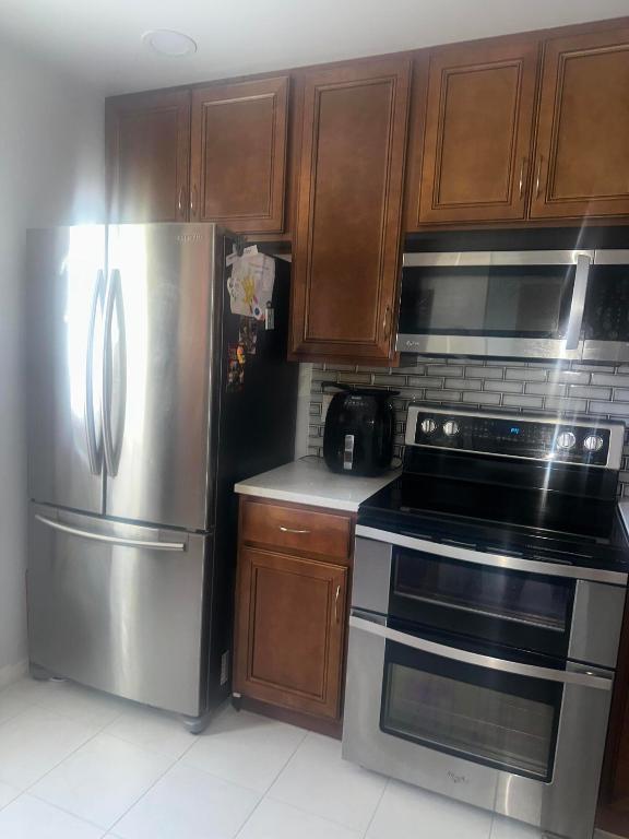 COVERED BRIDGE COND - Residential