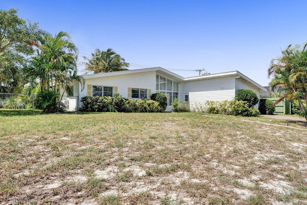 Photo of 548 Marlin Road, North Palm Beach, FL 33408 (MLS # R10797718)