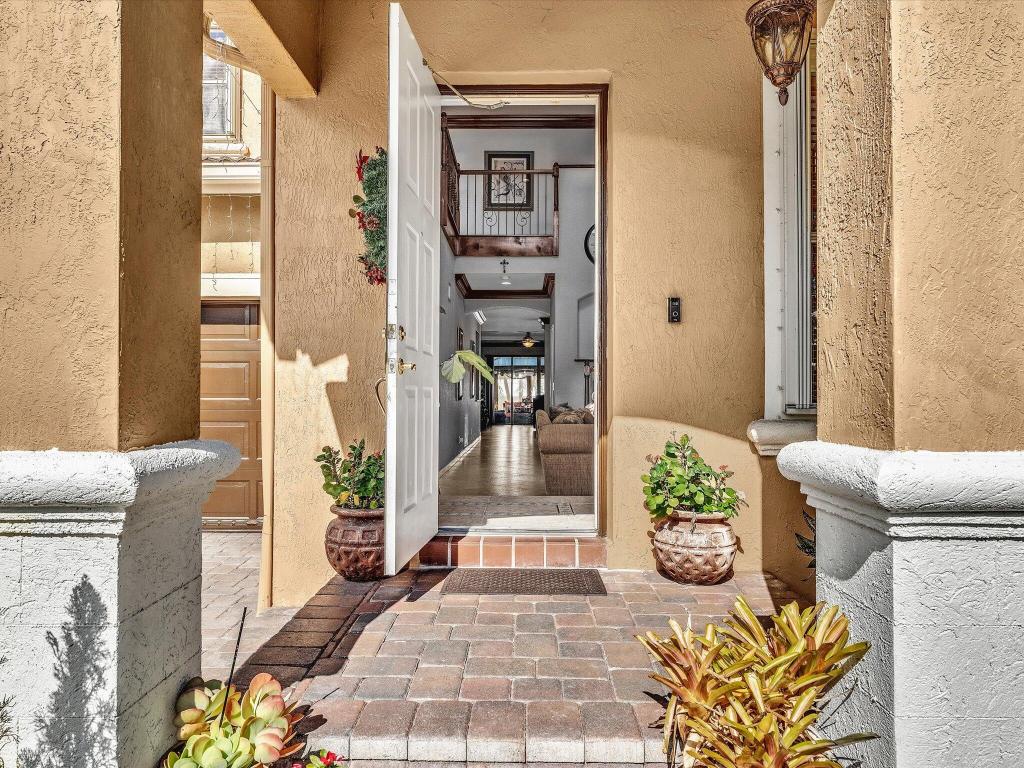 4301 N Magnolia Circle