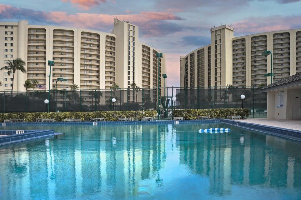 OCEAN TRAIL CONDO V - Residential