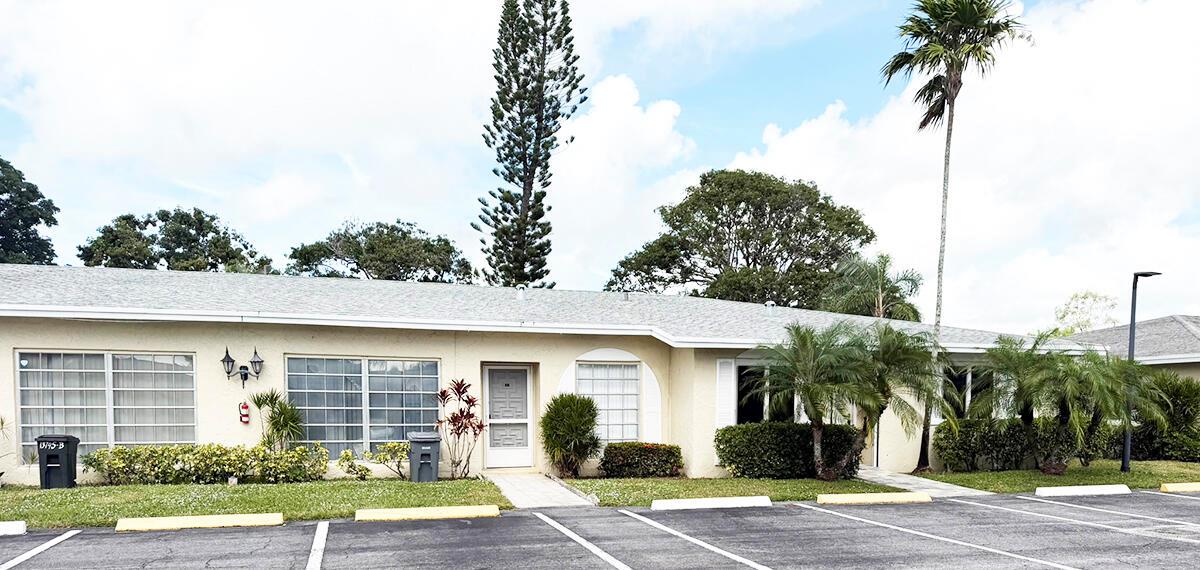 PALM GREENS 1 - Residential Lease