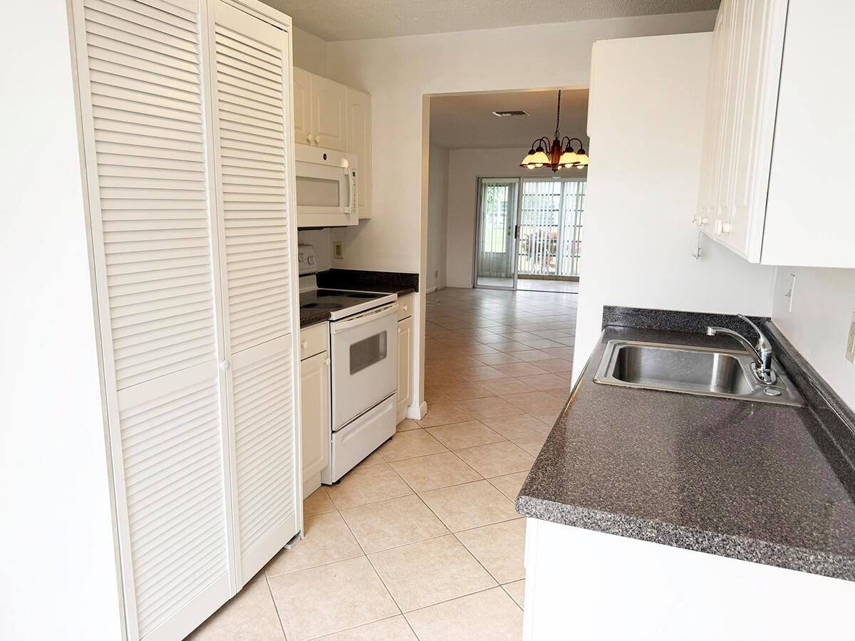 PALM GREENS 1 - Residential Lease