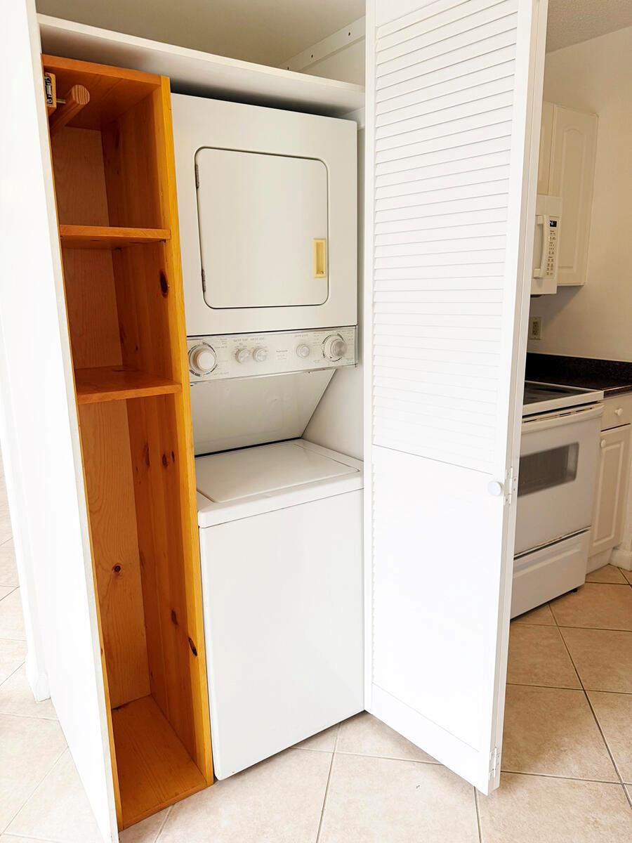 PALM GREENS 1 - Residential Lease