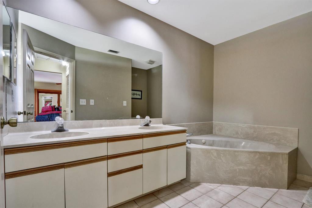 WHISPERING TRAILS - Residential