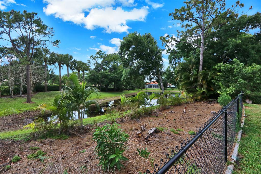 WHISPERING TRAILS - Residential