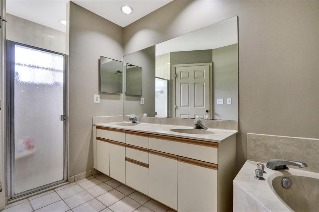 WHISPERING TRAILS - Residential