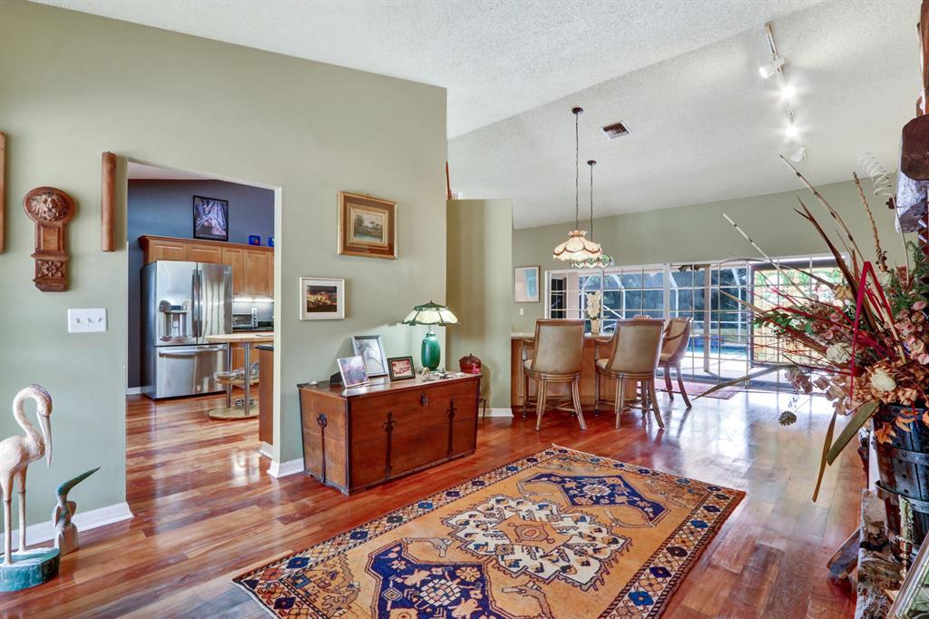 WHISPERING TRAILS - Residential