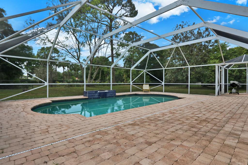 WHISPERING TRAILS - Residential