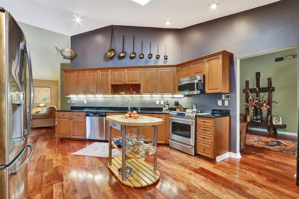 WHISPERING TRAILS - Residential