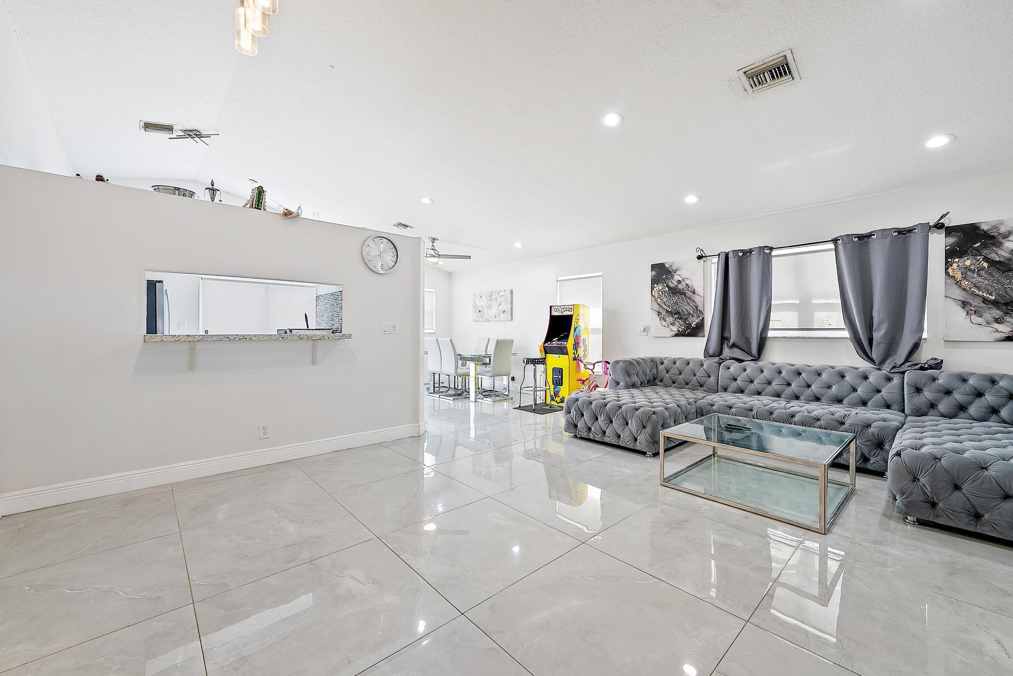 BALMORAL COUNTRY CLUB LACUNA POD C - Residential