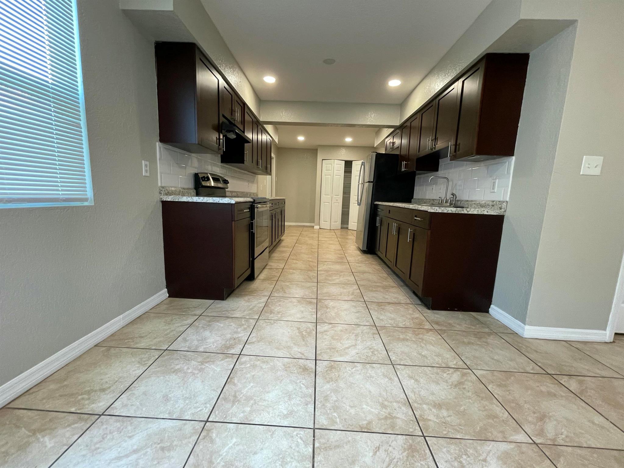 SAN LUCIE PLAZA SUBDIVISI - Residential Lease