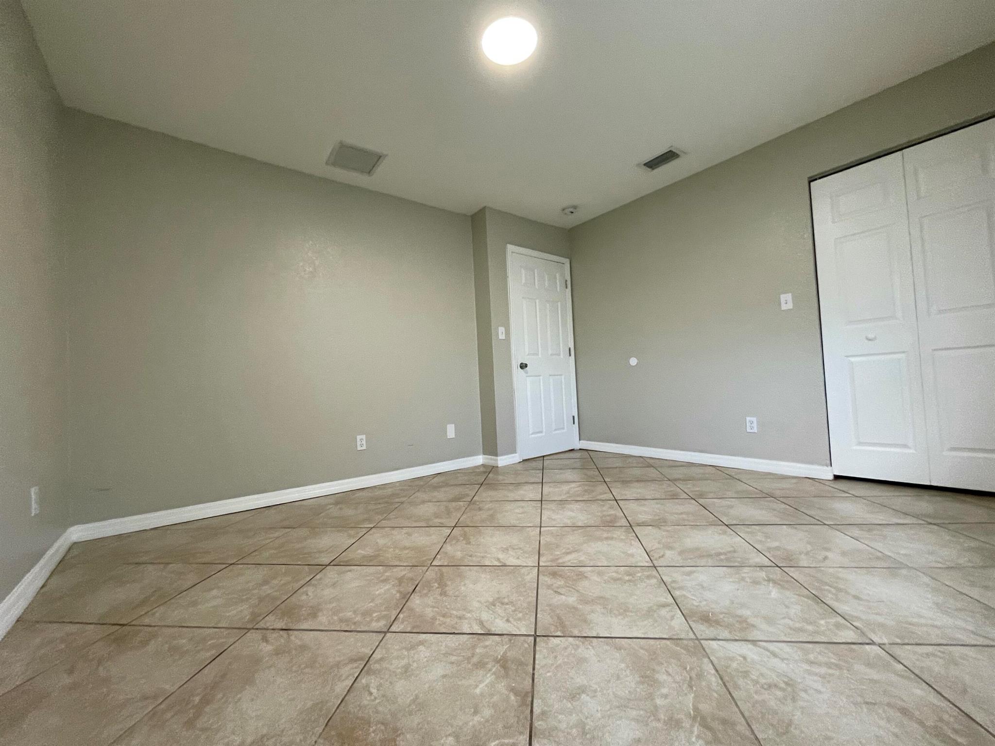 SAN LUCIE PLAZA SUBDIVISI - Residential Lease