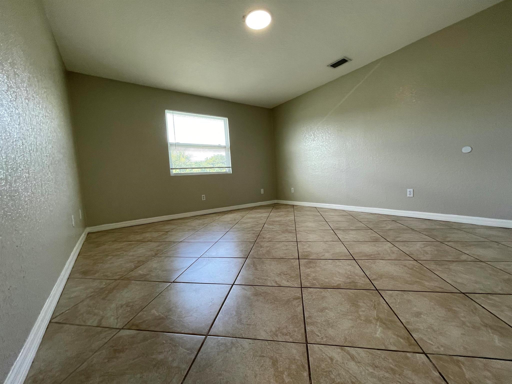 SAN LUCIE PLAZA SUBDIVISI - Residential Lease