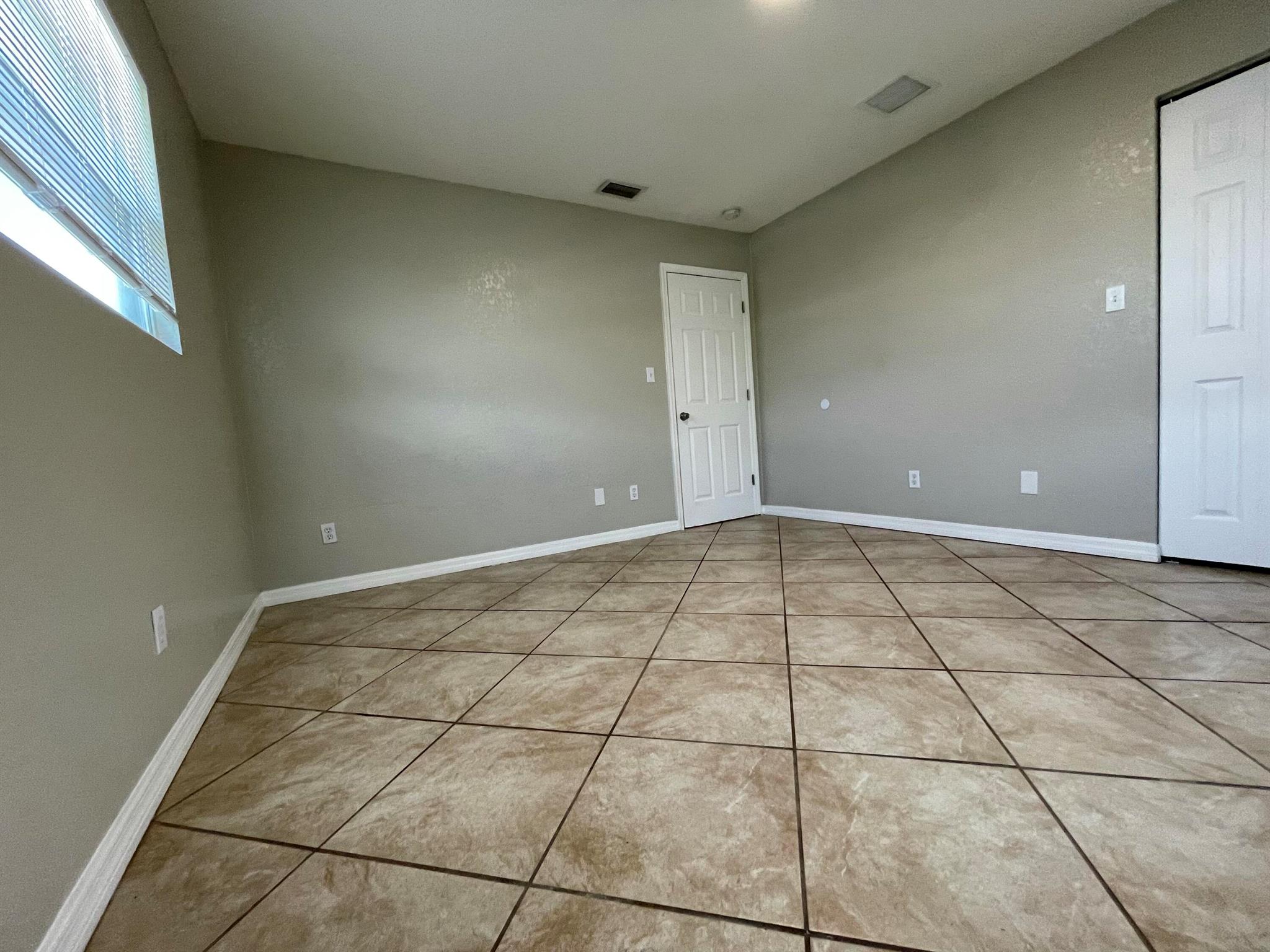 SAN LUCIE PLAZA SUBDIVISI - Residential Lease