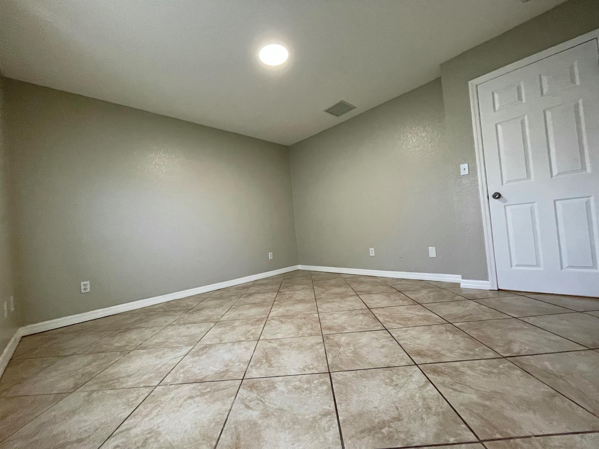 SAN LUCIE PLAZA SUBDIVISI - Residential Lease