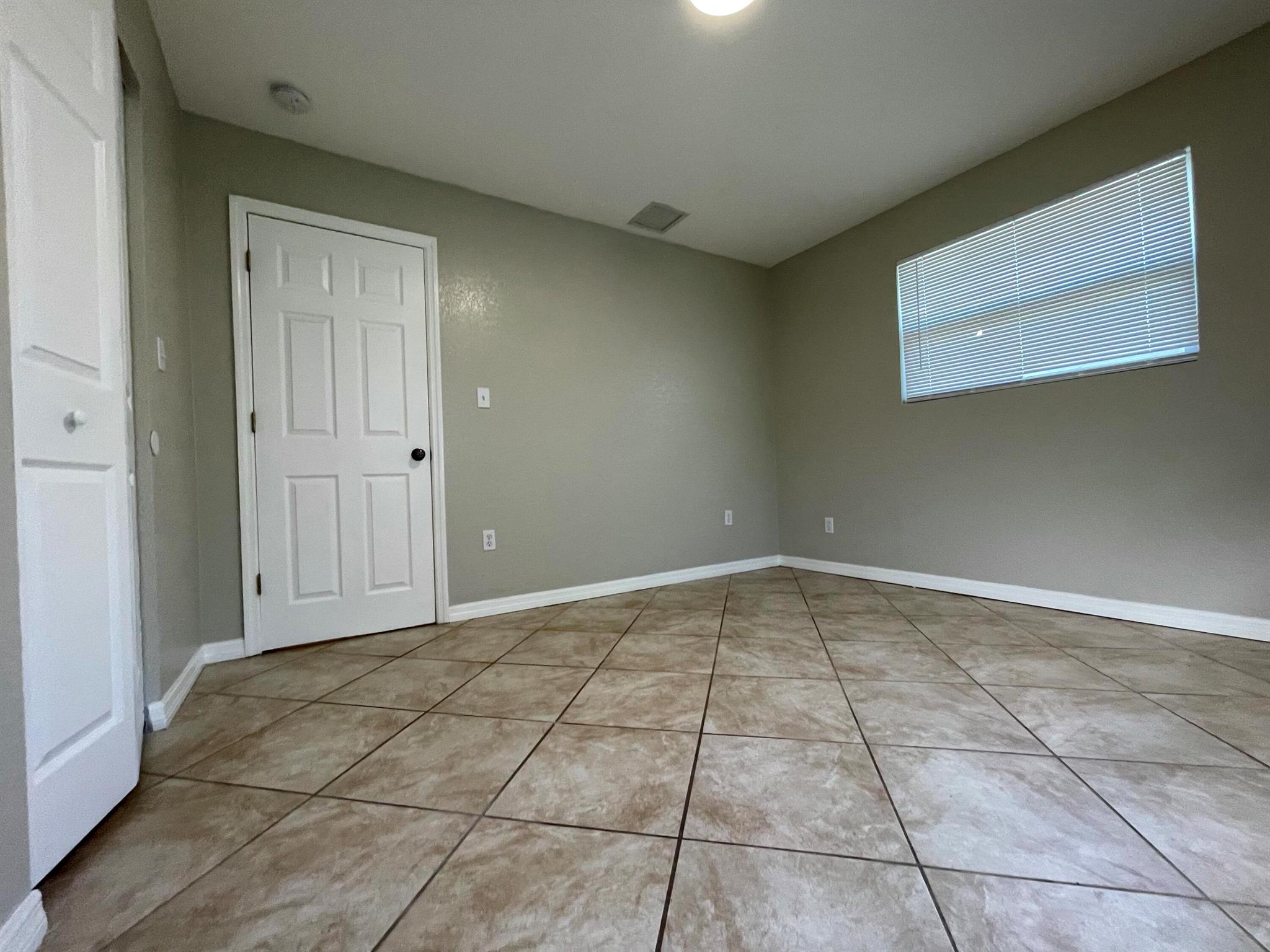 SAN LUCIE PLAZA SUBDIVISI - Residential Lease
