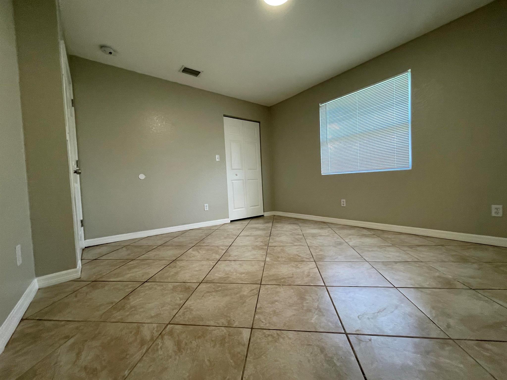 SAN LUCIE PLAZA SUBDIVISI - Residential Lease