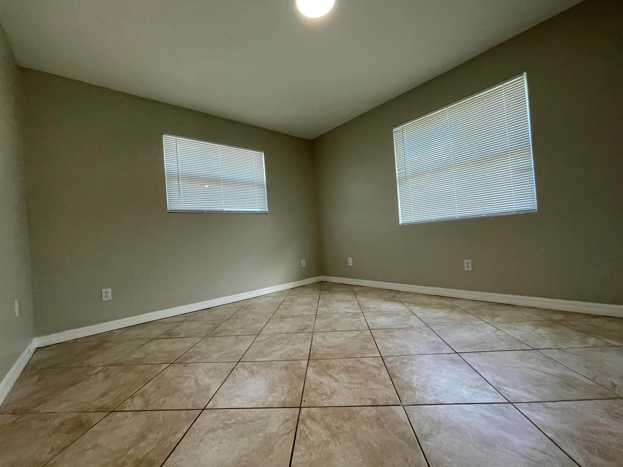 SAN LUCIE PLAZA SUBDIVISI - Residential Lease