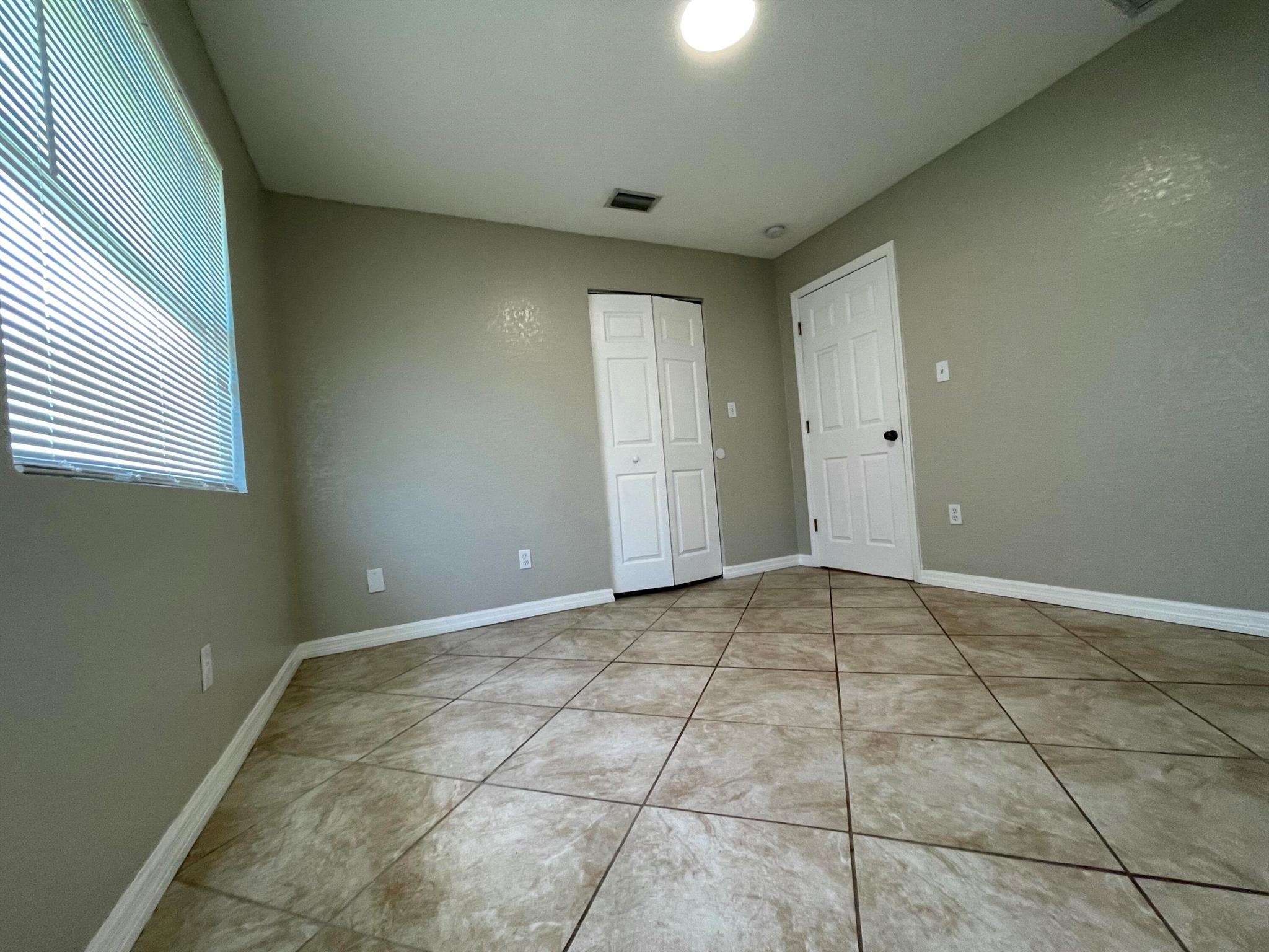 SAN LUCIE PLAZA SUBDIVISI - Residential Lease