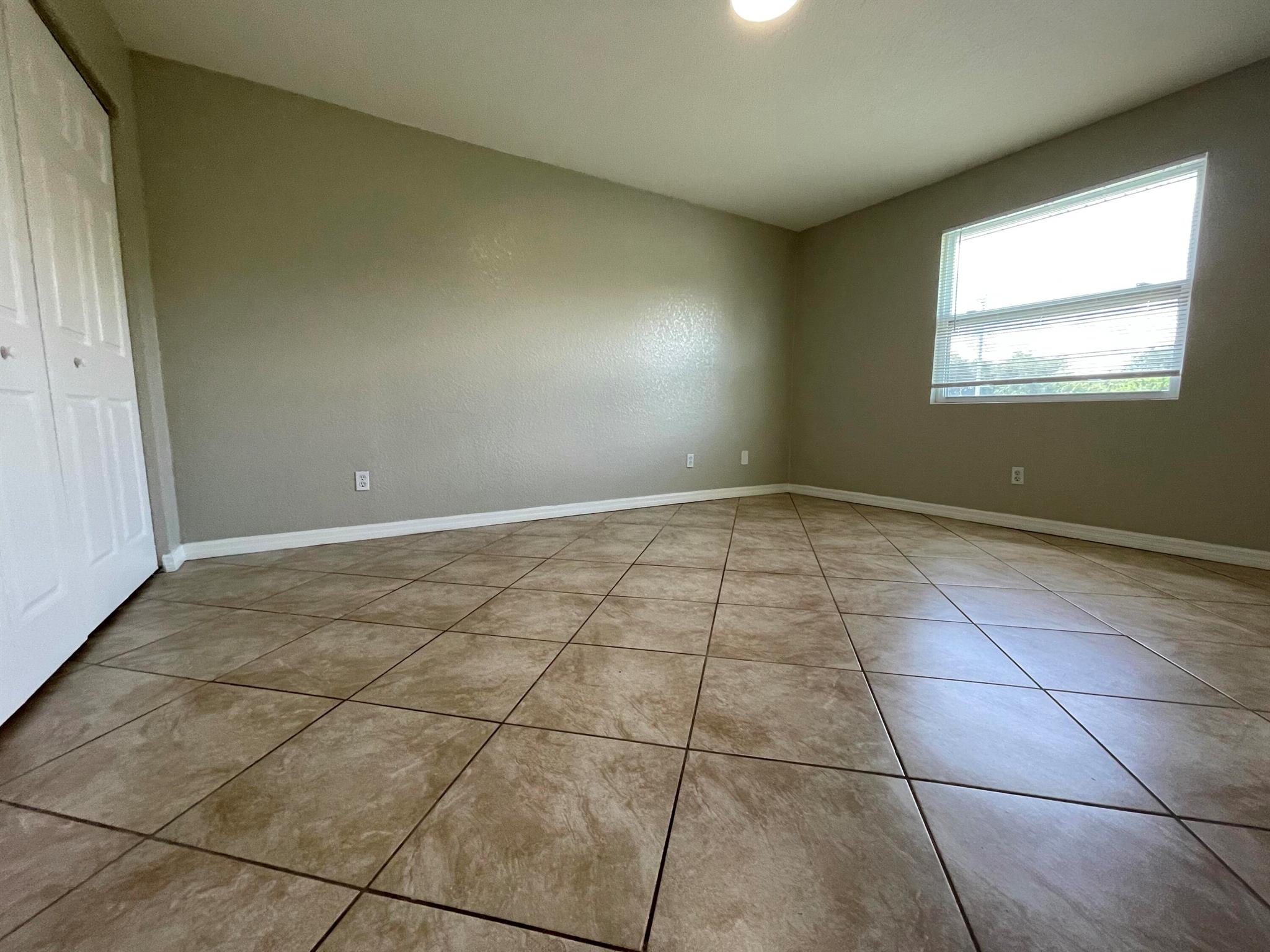 SAN LUCIE PLAZA SUBDIVISI - Residential Lease