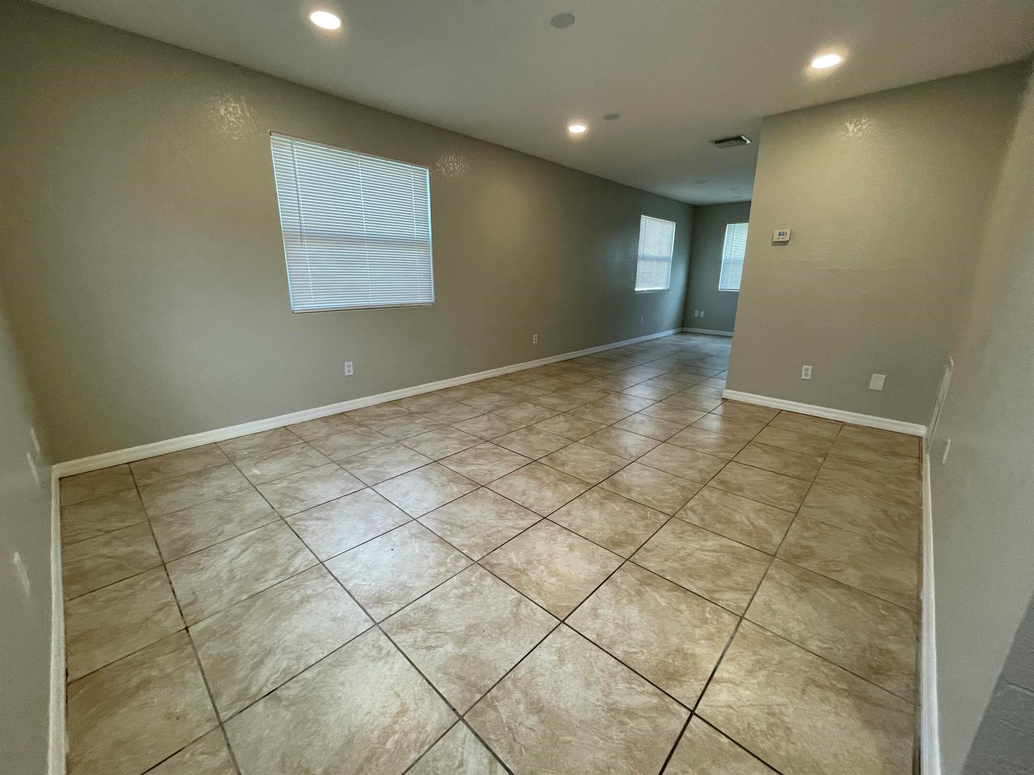 SAN LUCIE PLAZA SUBDIVISI - Residential Lease
