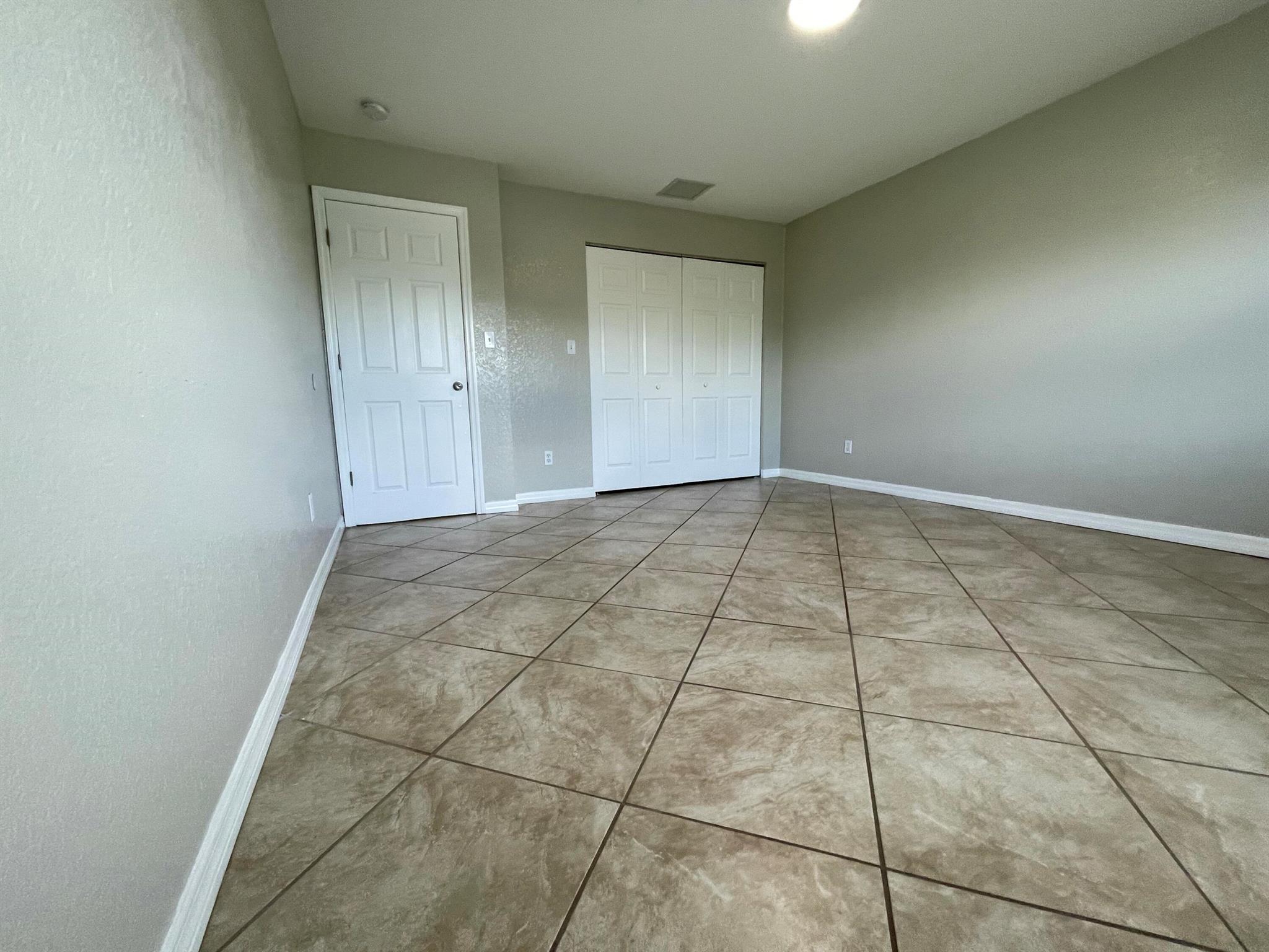 SAN LUCIE PLAZA SUBDIVISI - Residential Lease