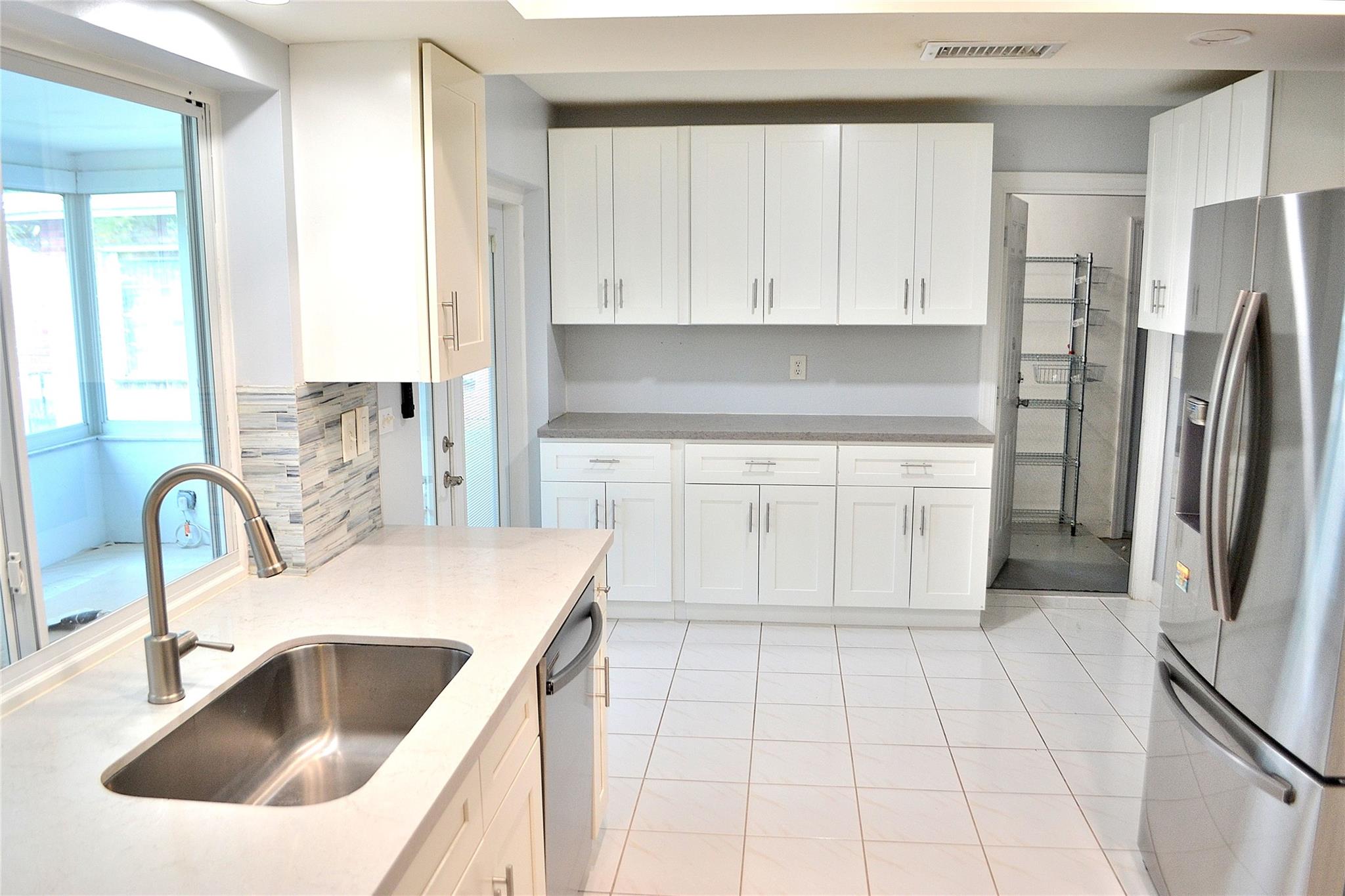 6600 NW 57th Ct