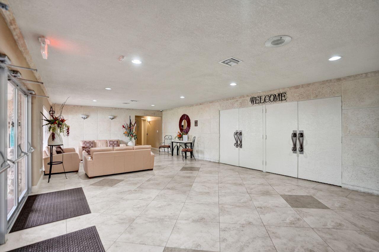 ORIOLE GOLF & TENNIS CLUB CONDO - Residential