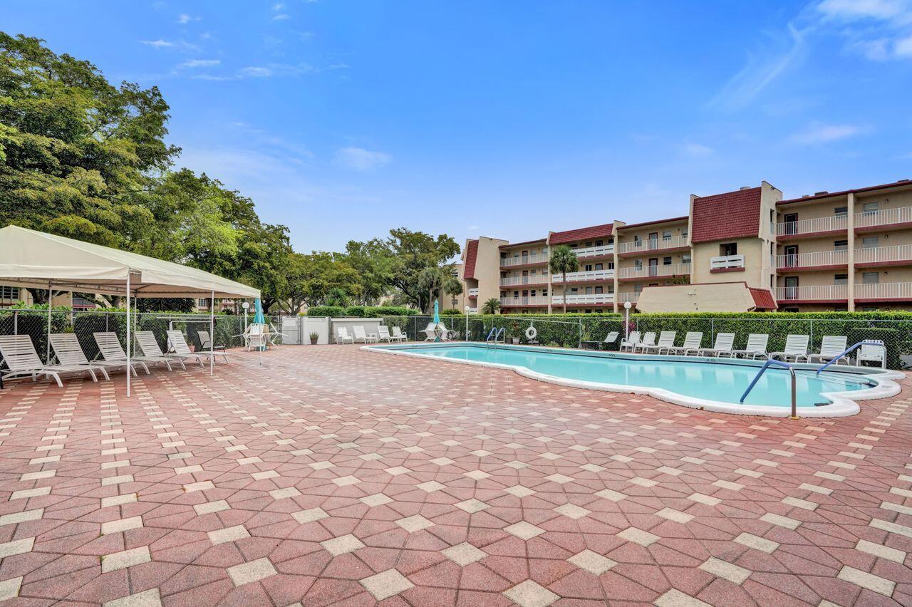 ORIOLE GOLF & TENNIS CLUB CONDO - Residential