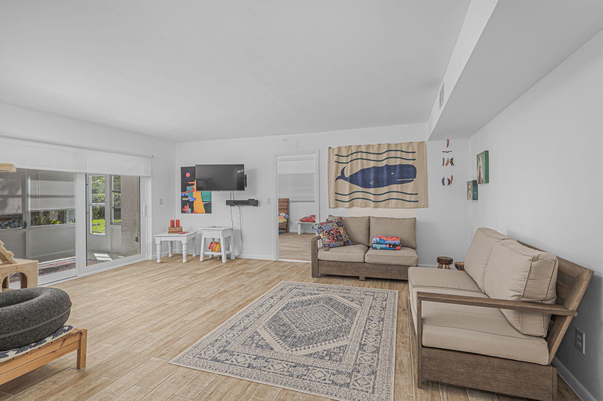 1221 S Lakes End Drive 1, Fort Pierce, FL, 34982/$172,000 4 1221 S Lakes End Drive 1