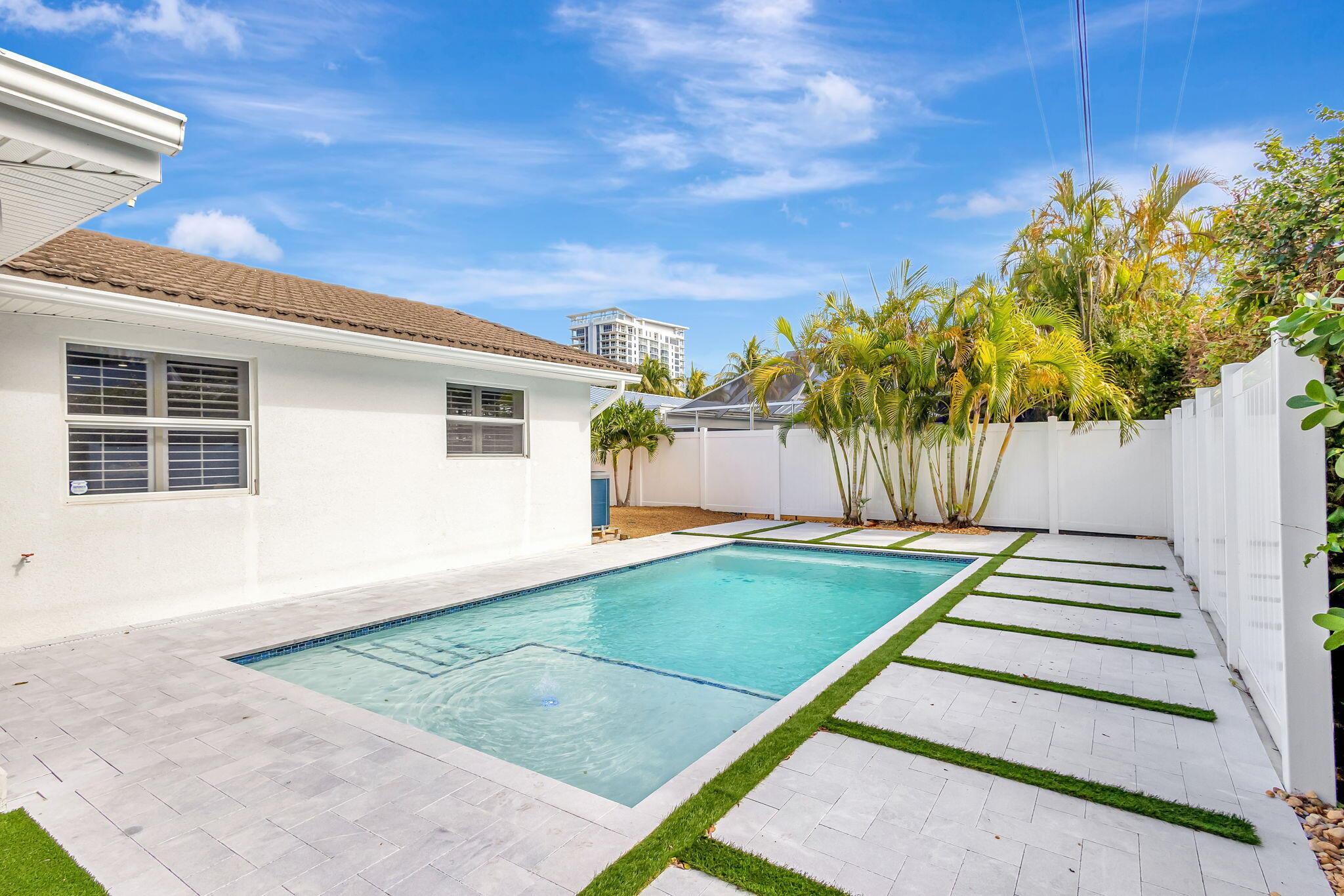 1261 Singer Drive