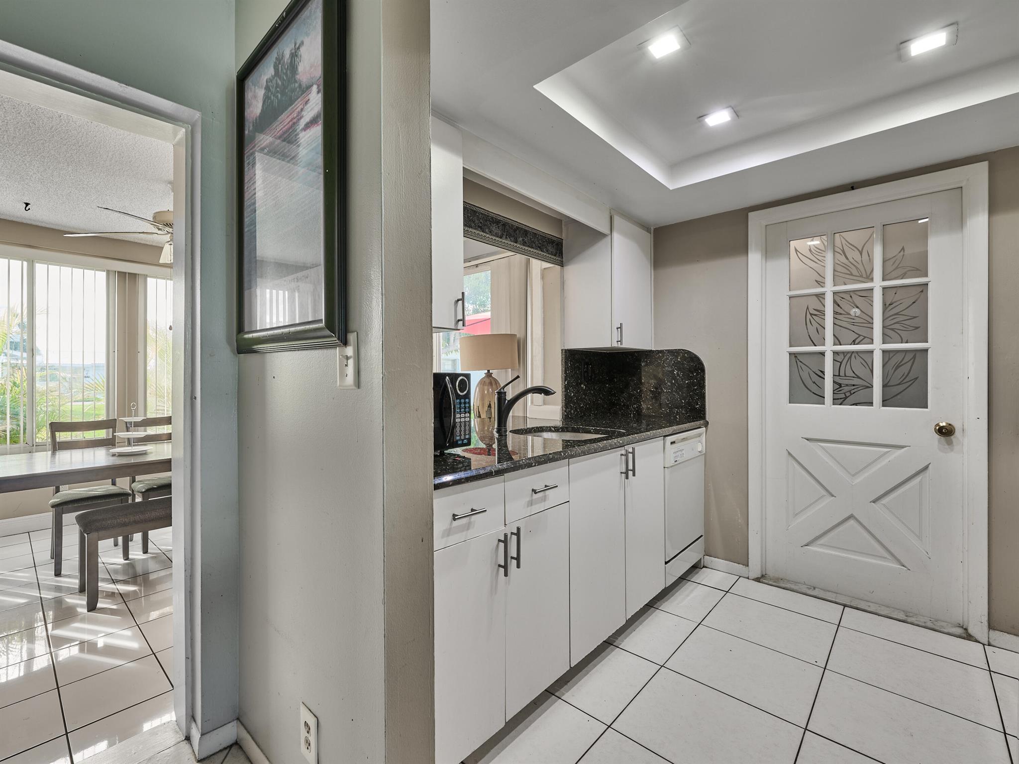 PALM BEACH LEISUREVILLE S - Residential Lease