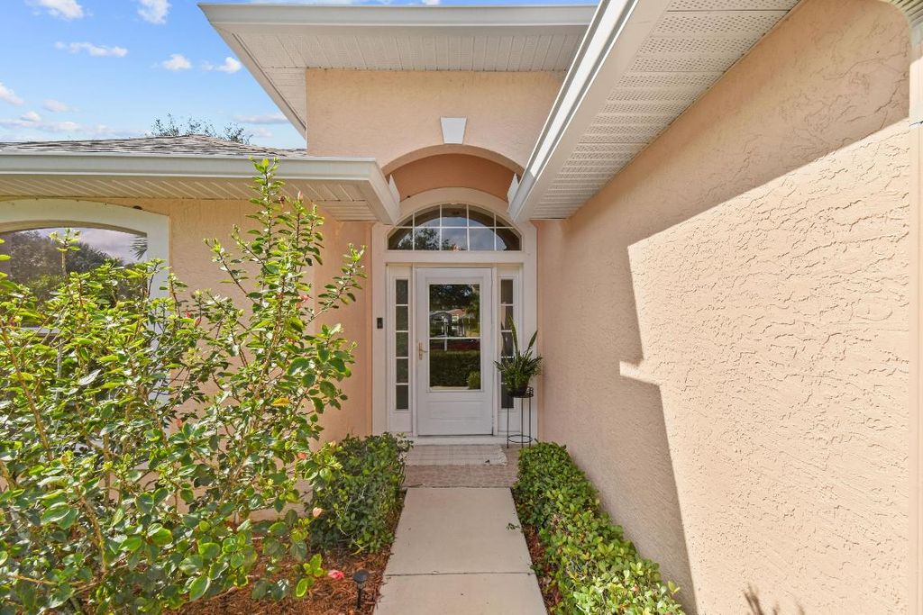 Photo of 504 SW Sundance Trail, Port Saint Lucie, FL 34953 (MLS # R10942767)