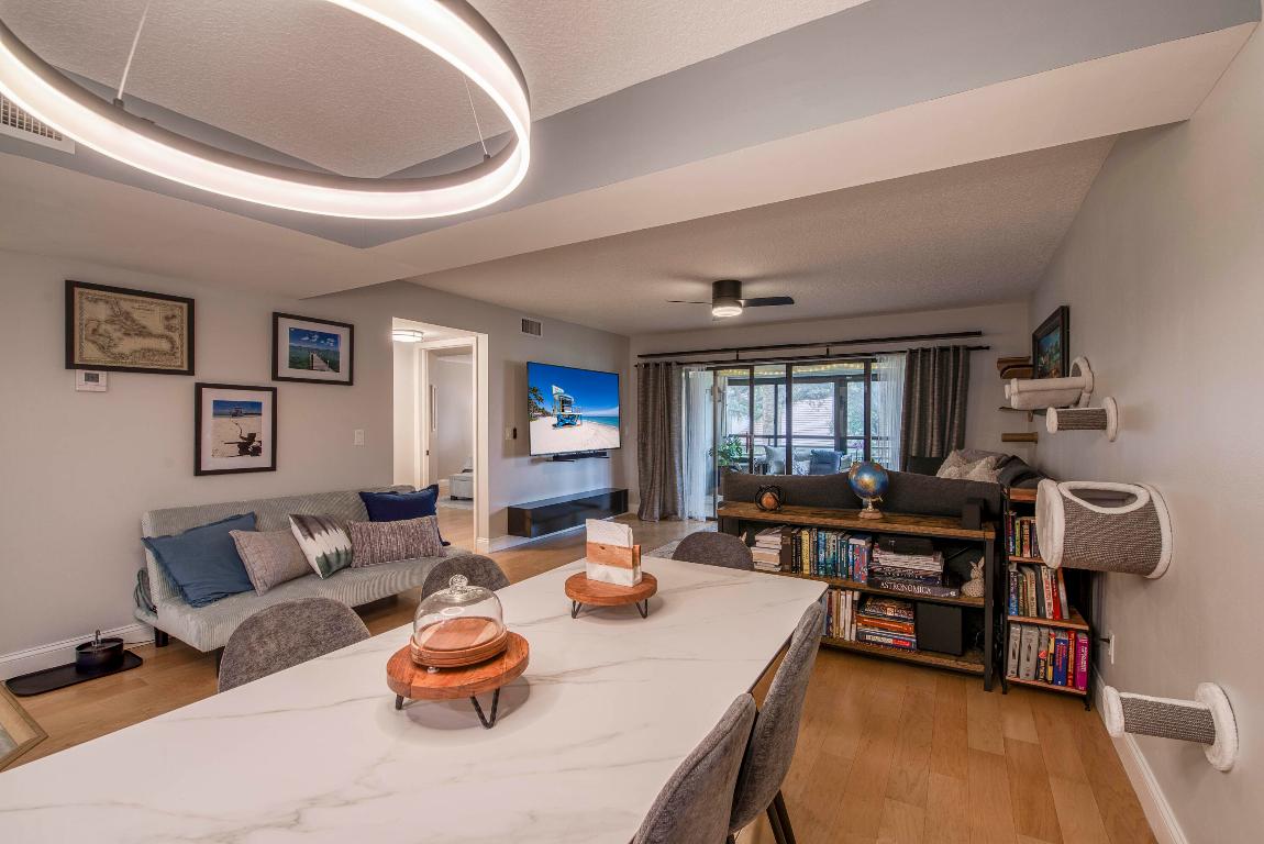 Oak Harbour Condo - Residential