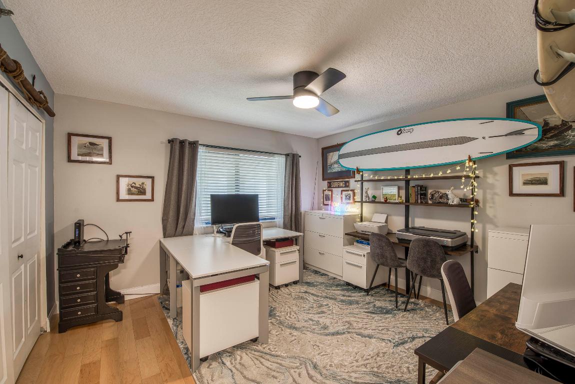 Oak Harbour Condo - Residential