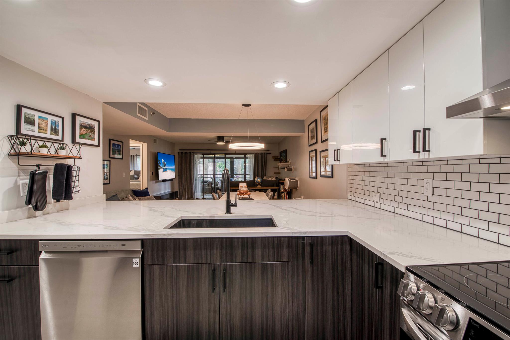 Oak Harbour Condo - Residential