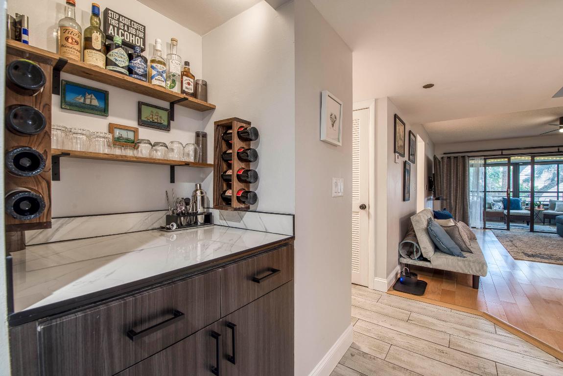 Oak Harbour Condo - Residential