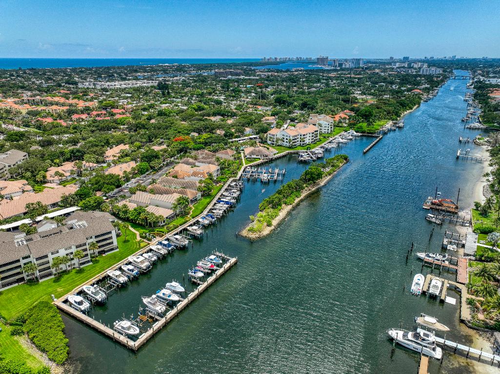 Oak Harbour Condo - Residential